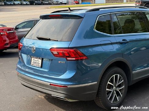 Used 2020 Volkswagen Tiguan SE w/ Panoramic Sunroof Package image 42