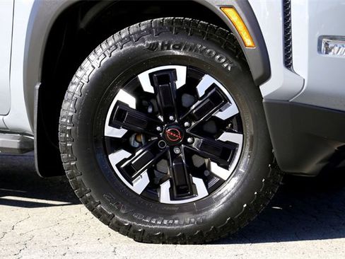 Used 2023 Nissan Frontier Pro-X w/ Technology Package image 2