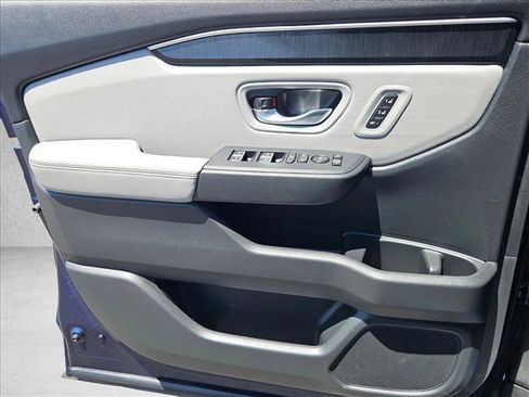Used 2025 Honda Pilot Elite image 10