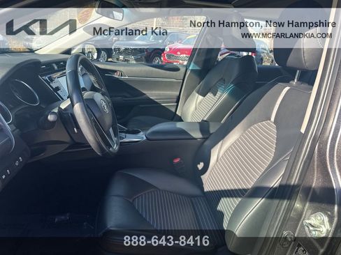 Used 2019 Toyota Camry SE image 18