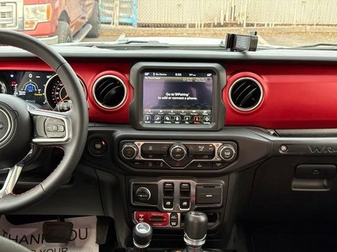 Used 2023 Jeep Wrangler Rubicon AWD/4WD image 15