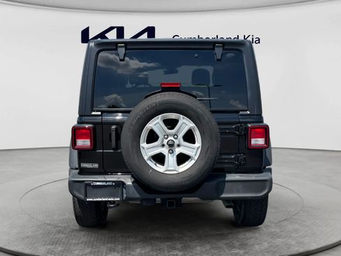 Used 2022 Jeep Wrangler Unlimited Sport AWD/4WD image 4
