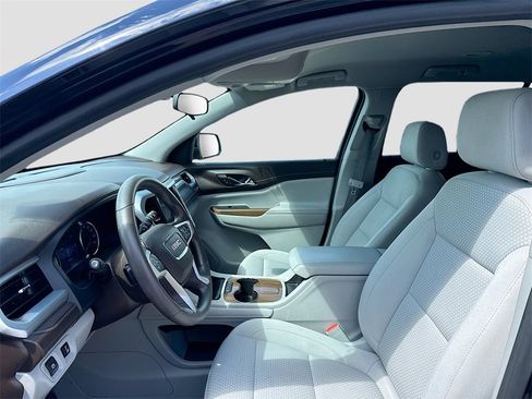 Used 2021 GMC Acadia SLE image 10