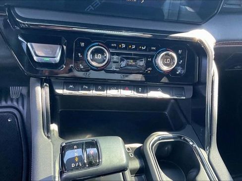 Used 2024 GMC Sierra 1500 AT4 w/ Technology Package image 32