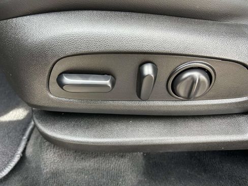 Used 2019 Buick Enclave Avenir w/ Avenir Technology Package FWD image 23