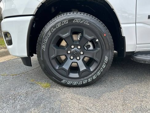 Used 2026 RAM 1500 Express AWD/4WD image 10
