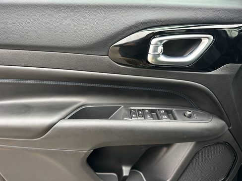 New 2026 Jeep Compass Latitude AWD/4WD image 10