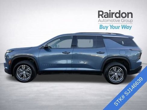 Used 2025 Chevrolet Traverse LT AWD/4WD image 4