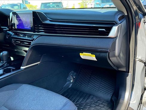 Used 2025 Toyota Camry LE image 15