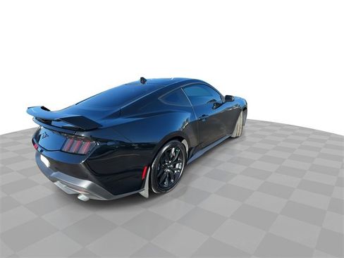 Used 2025 Ford Mustang Coupe image 4