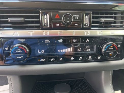 New 2026 Nissan Pathfinder SL FWD image 17