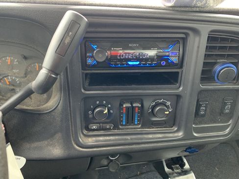 Used 2006 Chevrolet Silverado 1500 W/T image 6