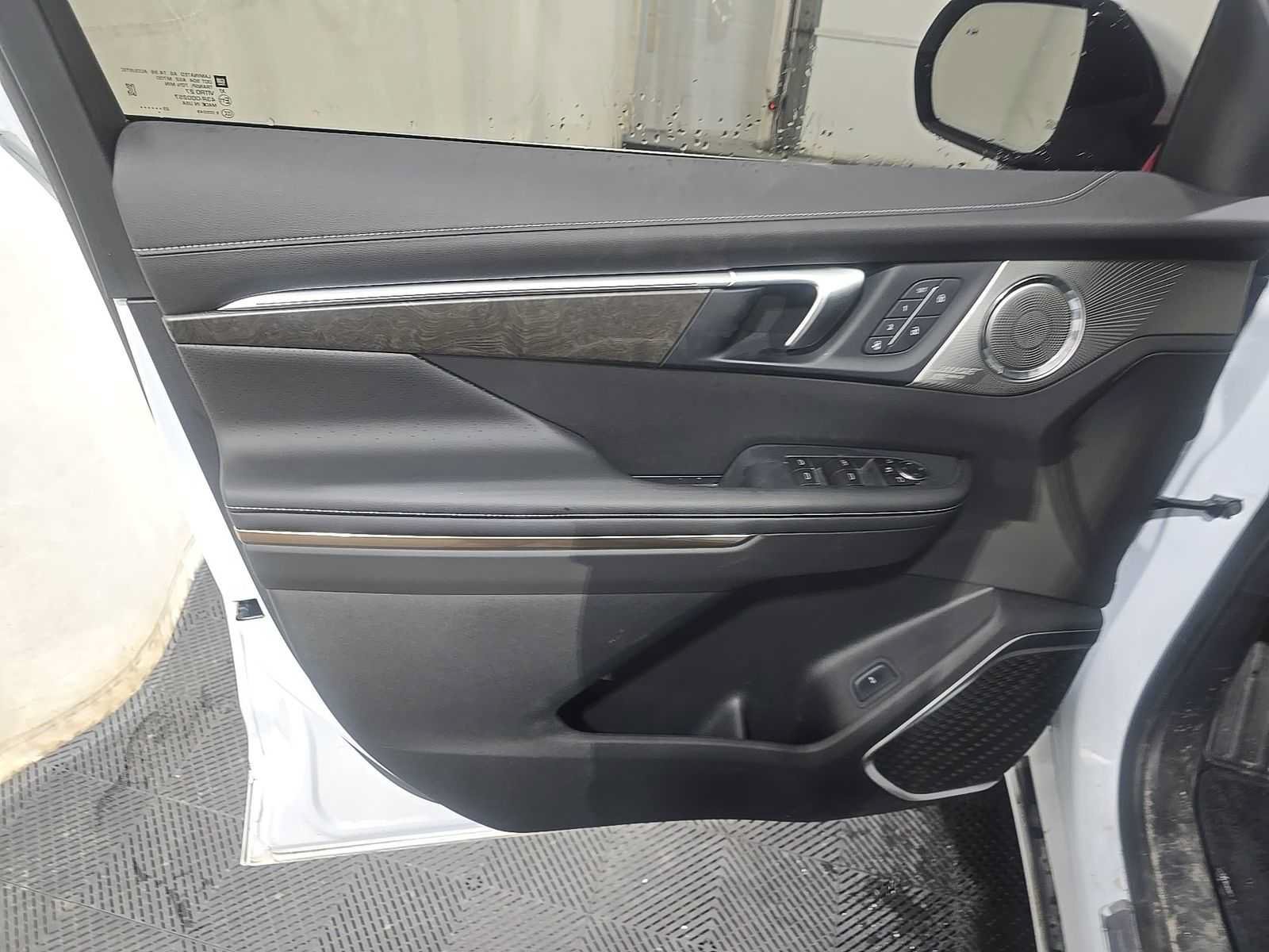 Used 2026 Buick Enclave Avenir w/ LPO, Floor Liner Package AWD/4WD image 11