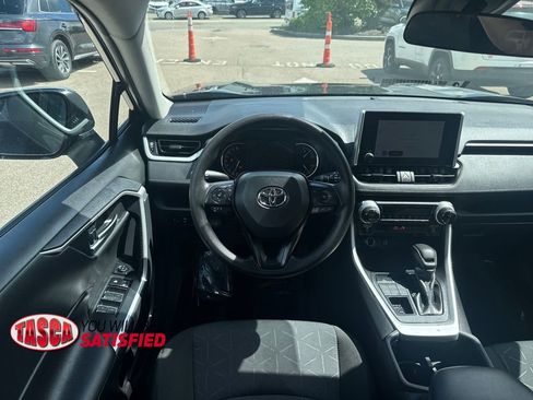 Used 2025 Toyota RAV4 XLE AWD/4WD image 12