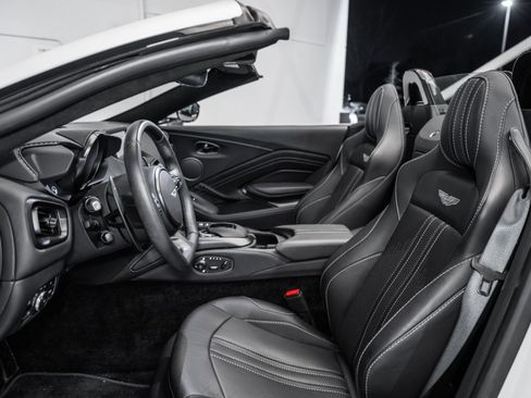 Used 2023 Aston Martin V8 Vantage Roadster image 12