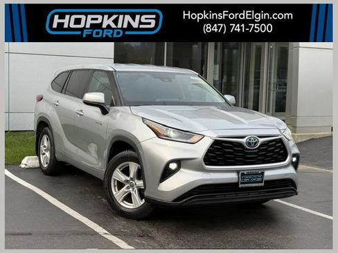 Used 2021 Toyota Highlander LE AWD/4WD image 1