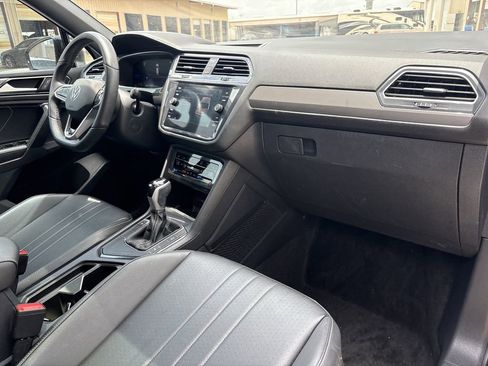 Used 2023 Volkswagen Tiguan SE R-Line FWD image 27