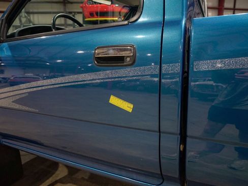 Used 1995 Toyota Pickup DX AWD/4WD image 28