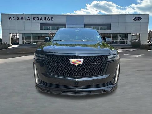 Used 2023 Cadillac Escalade ESV Sport AWD/4WD image 2
