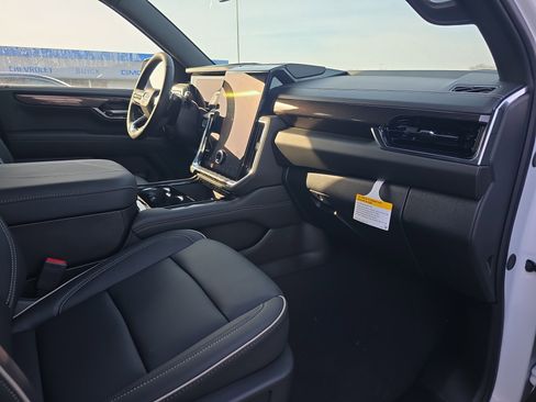 New 2026 GMC Yukon Elevation image 11