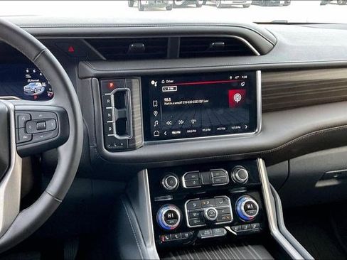 Used 2024 GMC Yukon XL Denali image 6