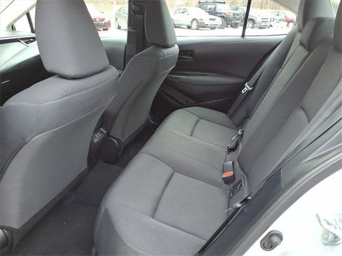 Certified 2025 Toyota Corolla LE image 9