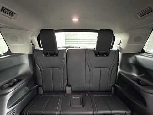 Certified 2025 INFINITI QX60 Luxe image 26