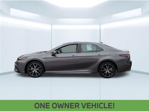Used 2024 Toyota Camry SE FWD image 2