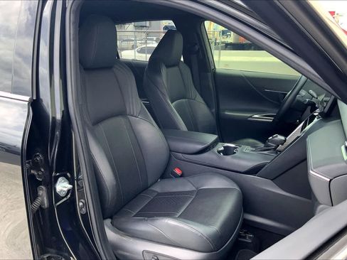 Used 2021 Toyota Venza XLE w/ Softex Package AWD/4WD image 13