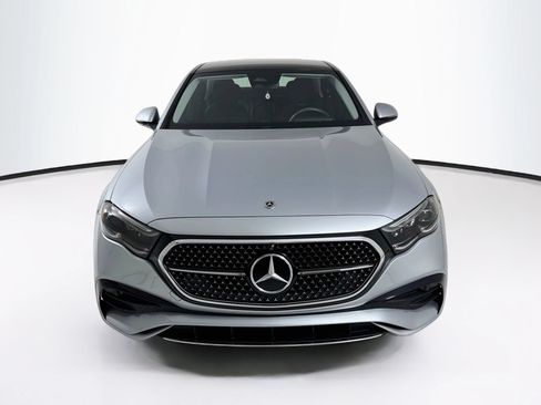 Used 2024 Mercedes-Benz E 450 4MATIC Sedan image 2
