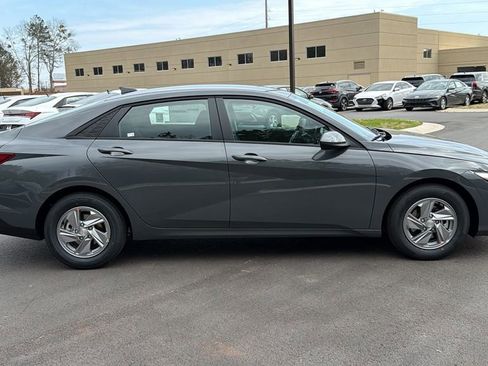 New 2026 Hyundai Elantra SE image 4