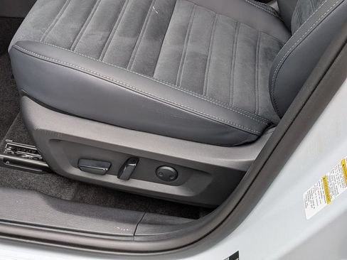 New 2026 Nissan Rogue SL AWD/4WD image 6