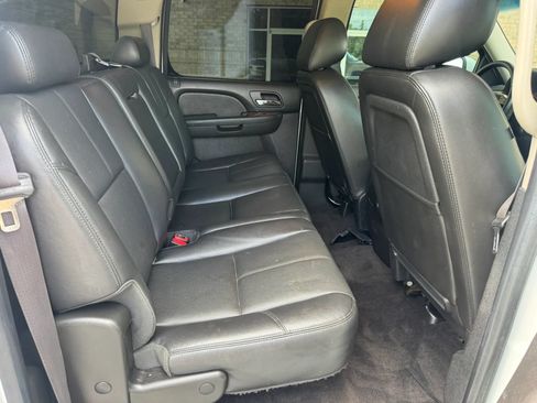 Used 2014 GMC Sierra 2500 SLT w/ SLT Convenience Package AWD/4WD image 24