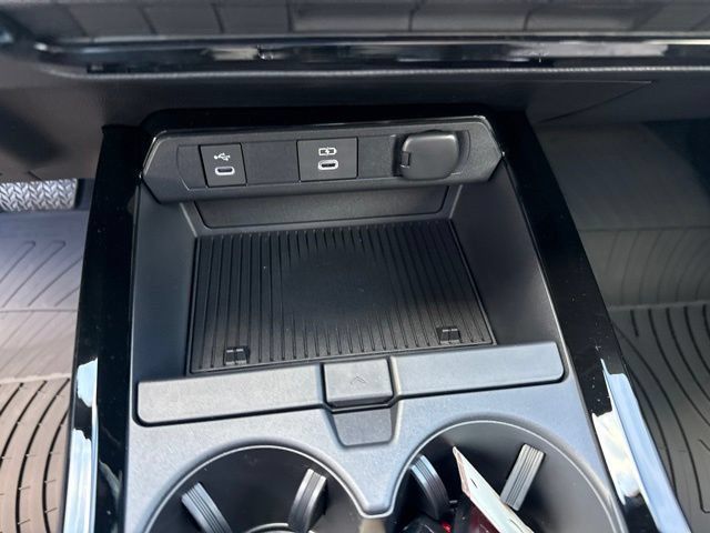 New 2026 Toyota Prius Plug-In Hybrid FWD image 26