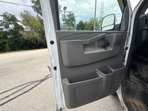 Used 2019 Chevrolet Express 2500 w/ Driver Convenience Package RWD image 13