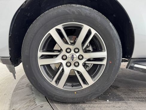 Used 2022 Ford Expedition XLT RWD image 10