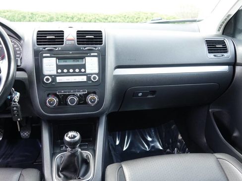 Used 2010 Volkswagen Jetta Limited Edition FWD image 87