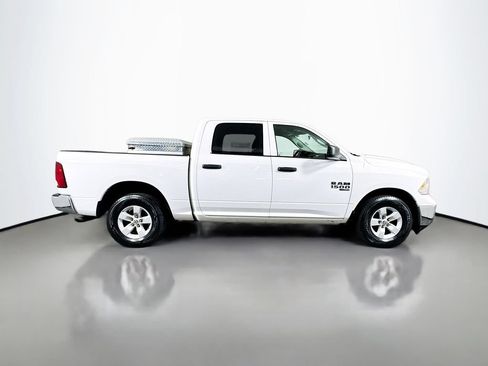 Used 2022 RAM 1500 Classic SLT RWD image 9