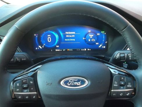 Used 2022 Ford Escape Titanium image 12