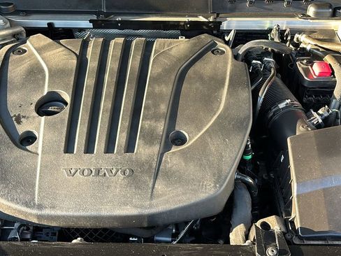 Certified 2024 Volvo XC60 B5 Plus AWD/4WD image 31