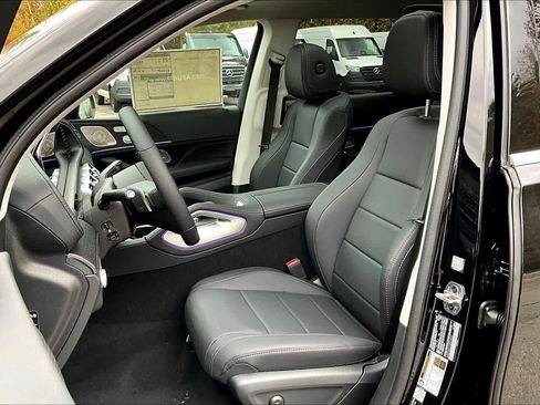 New 2026 Mercedes-Benz GLS 450 4MATIC image 13