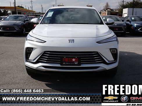 New 2026 Buick Envista Preferred image 2