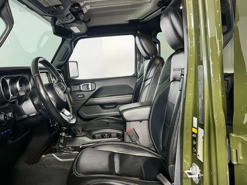 Used 2022 Jeep Wrangler Unlimited Sahara w/ Cold Weather Group image 21