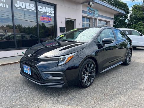 Used 2025 Toyota Corolla SE w/ SE Premium Package FWD image 5