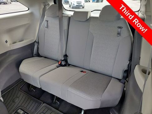 Used 2022 Toyota Sienna LE image 21