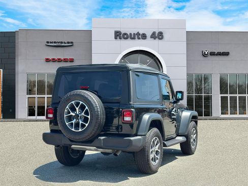 Used 2025 Jeep Wrangler Sport AWD/4WD image 5