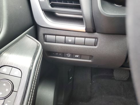 Used 2024 Nissan Rogue SV image 22