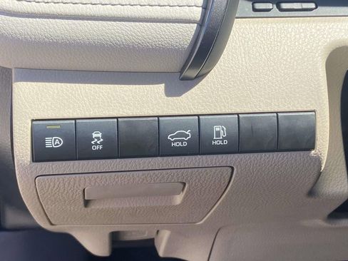 Used 2024 Toyota Camry XLE FWD image 25