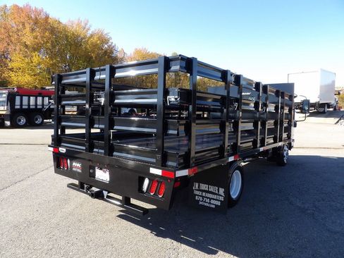 Used 2024 Chevrolet Low Cab Forward RWD image 7
