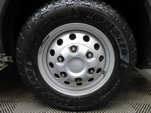 Used 2023 Ford Transit 250 Low Roof AWD w/ Exterior Upgrade Package image 8